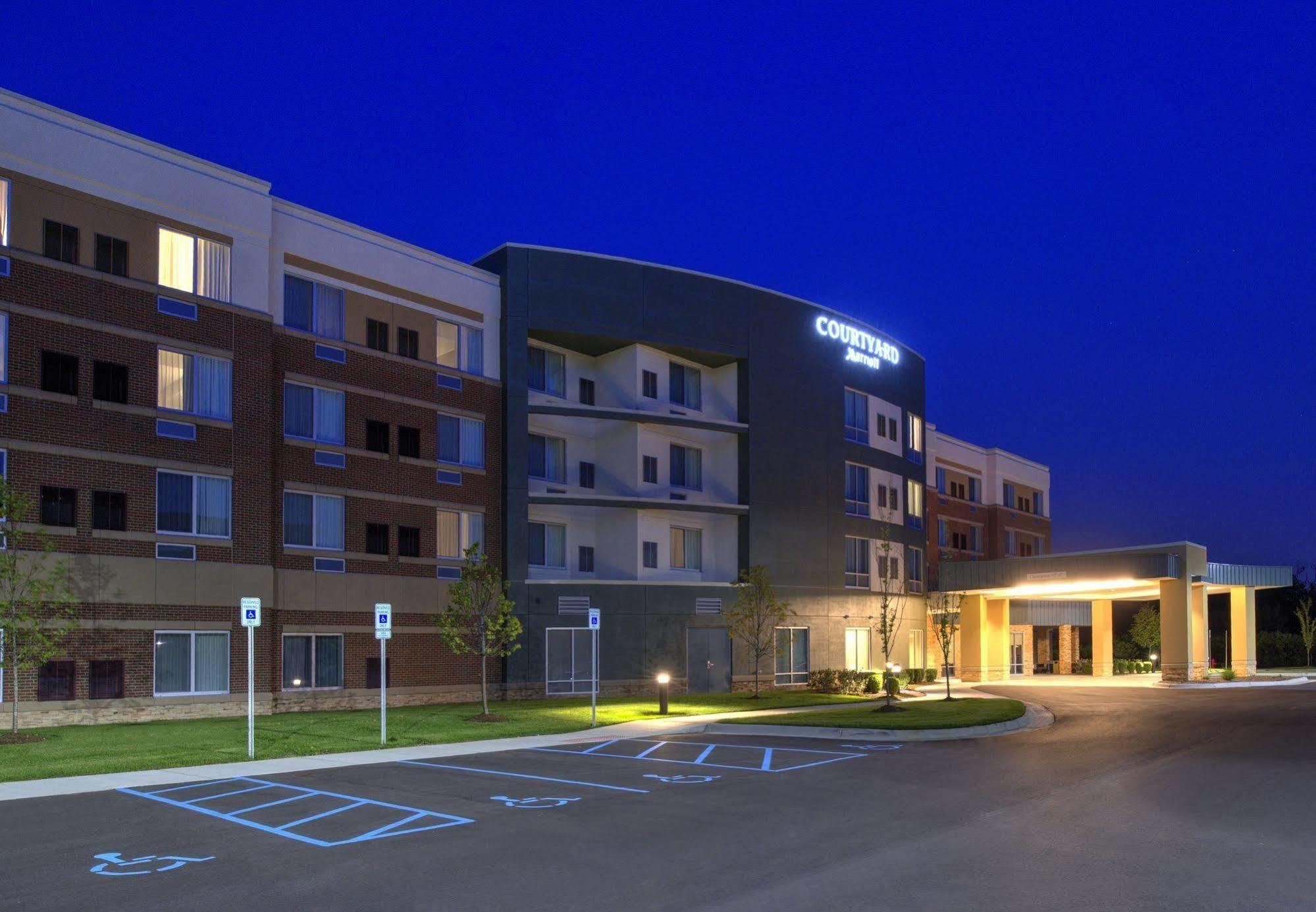 Courtyard By Marriott Detroit Farmington Ξενοδοχείο Farmington Hills Εξωτερικό φωτογραφία